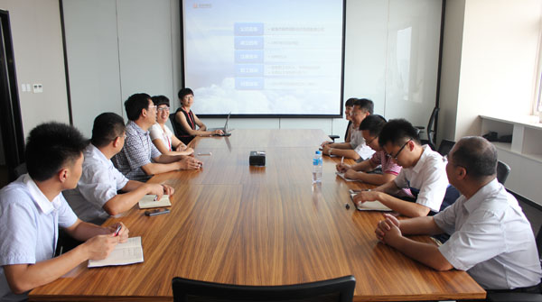 海淀區(qū)委組織部、中國(guó)人民大學(xué)調(diào)研組一行來(lái)聯(lián)橋集團(tuán)考察調(diào)研