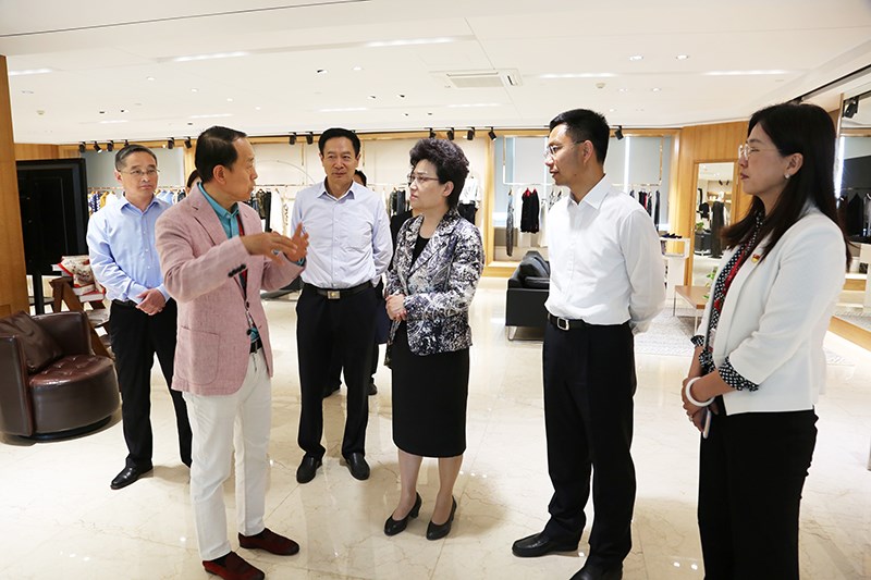 山東省委常委、統(tǒng)戰(zhàn)部部長邢善萍一行到聯(lián)橋集團調(diào)研