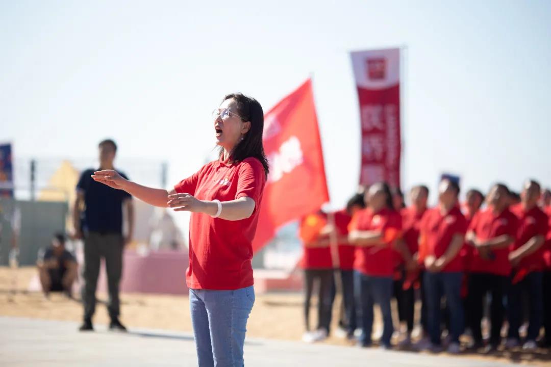 聯(lián)橋集團(tuán)黨委舉辦“光耀先鋒·致敬力量”慶祝建黨100周年活動(dòng)(圖3)